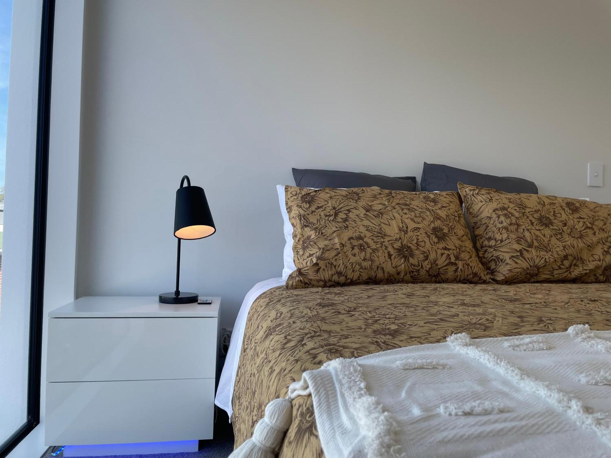 Luxury 2 Bedroom Townhouse Opposite Merivale Mall Christchurch Eksteriør billede