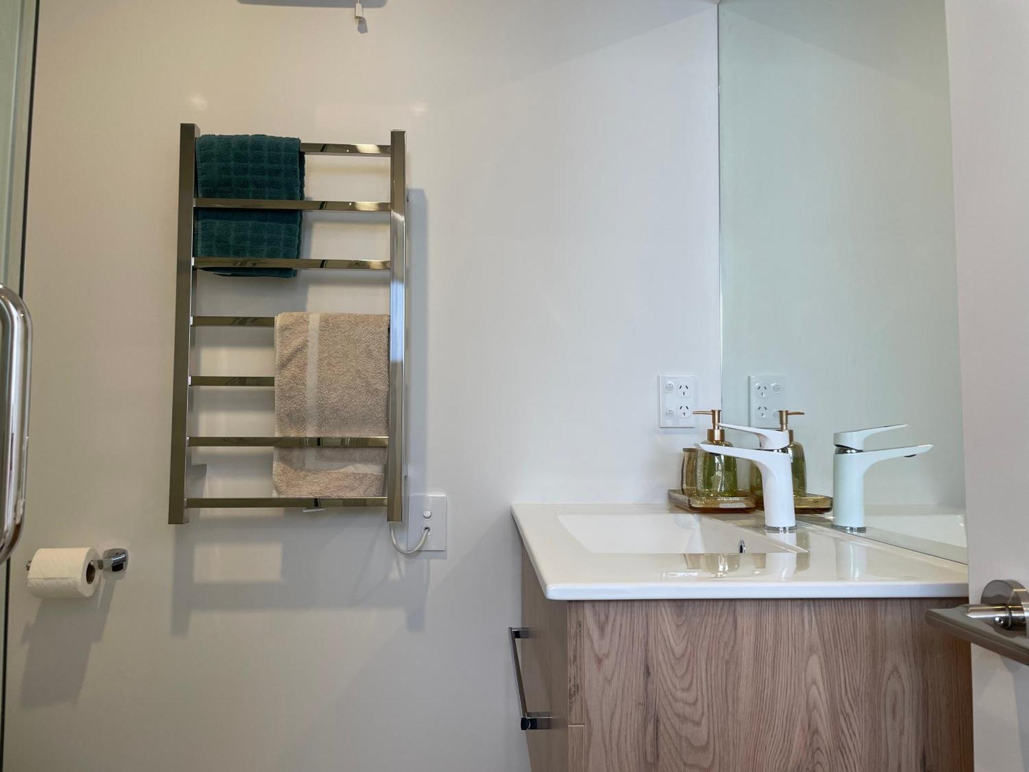 Luxury 2 Bedroom Townhouse Opposite Merivale Mall Christchurch Eksteriør billede