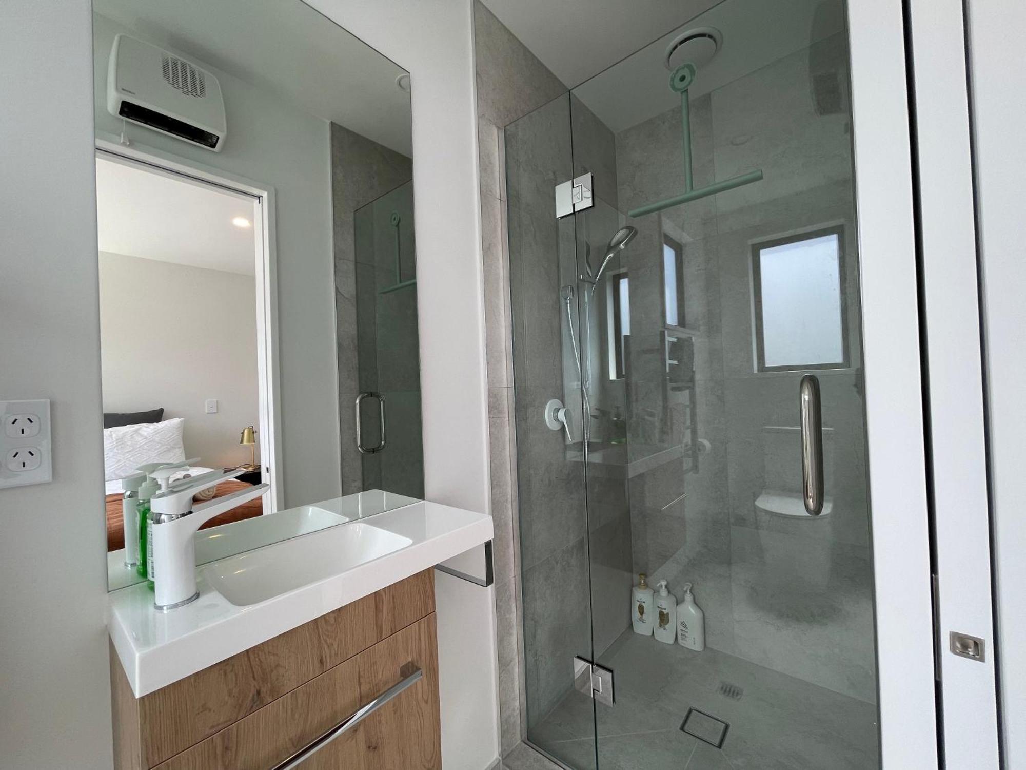 Luxury 2 Bedroom Townhouse Opposite Merivale Mall Christchurch Eksteriør billede