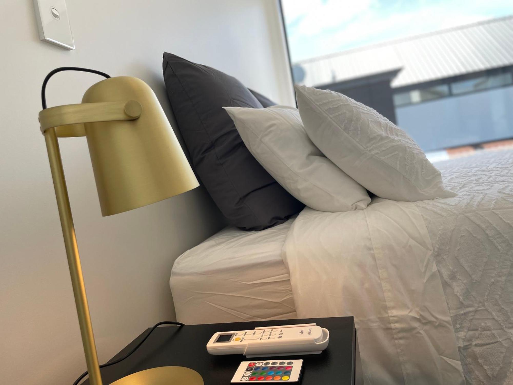 Luxury 2 Bedroom Townhouse Opposite Merivale Mall Christchurch Eksteriør billede