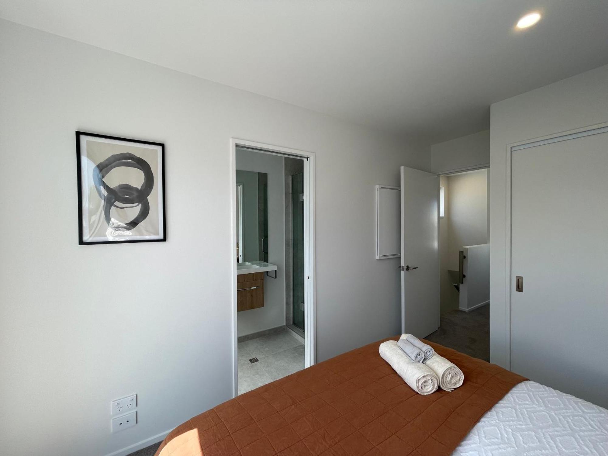 Luxury 2 Bedroom Townhouse Opposite Merivale Mall Christchurch Eksteriør billede